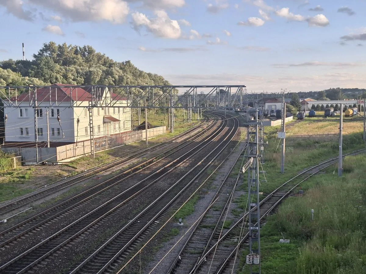 В Навле на два дня перекроют железнодорожный переезд