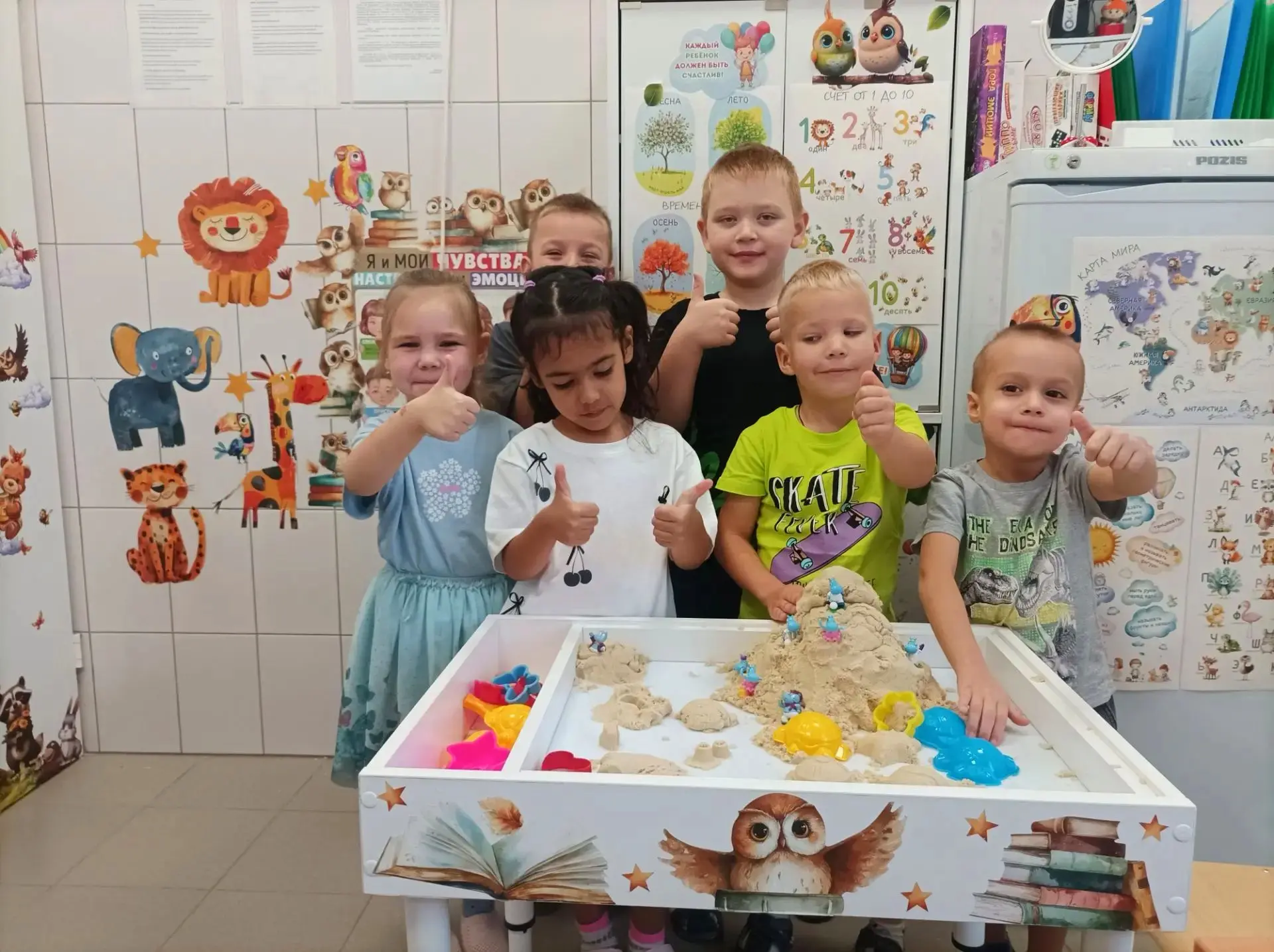Ох, нелёгкая эта работа, из песка строить дом Бегемота!🦛🏝️