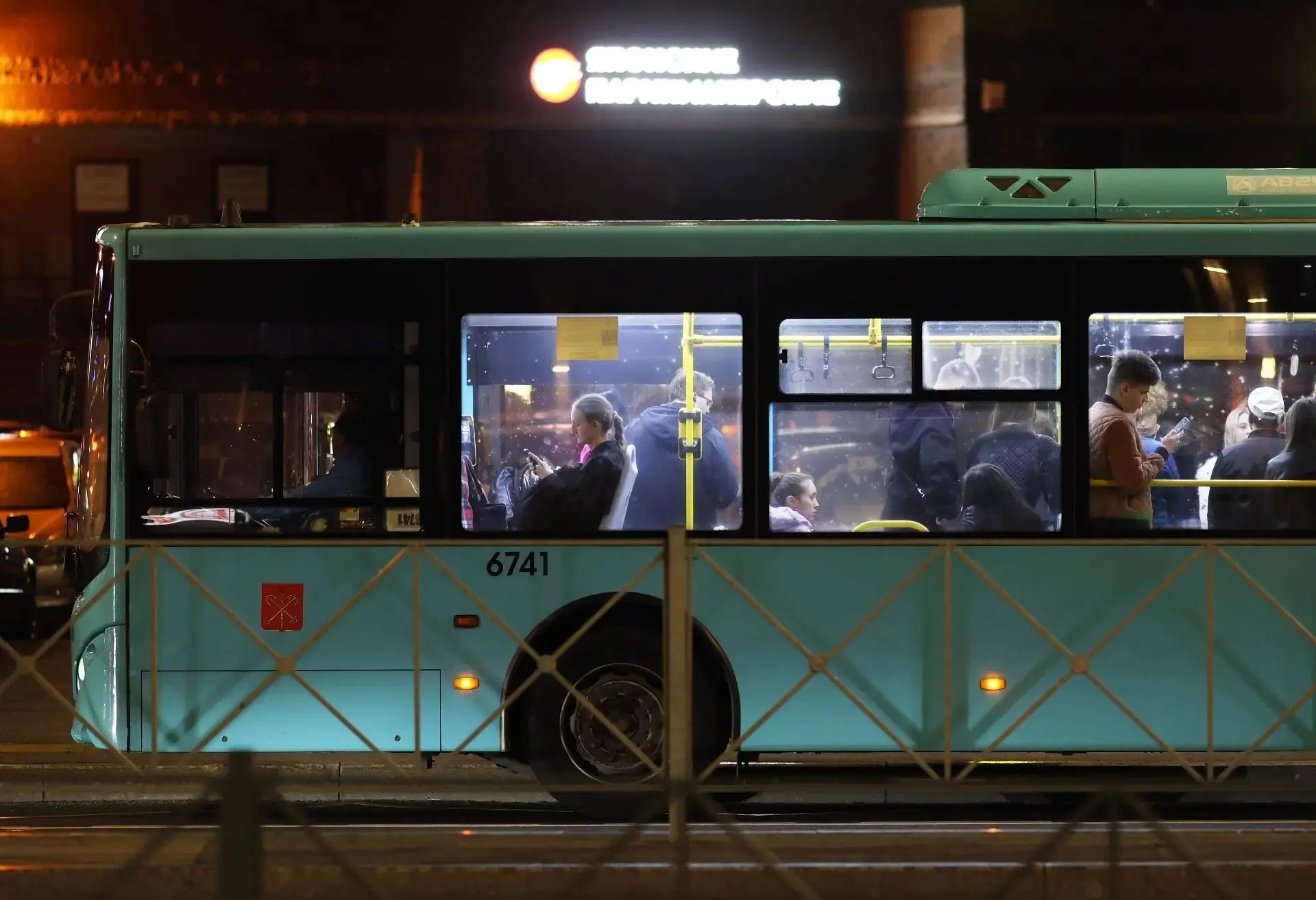 Почему в Петербурге больше не ходят ночные автобусы? 🚌
