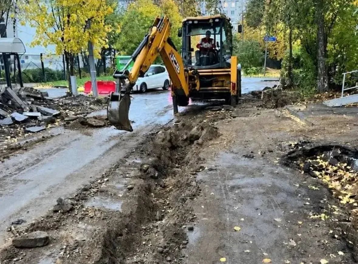 🚧 В Зеленограде ремонт осложнил выход из подъездов