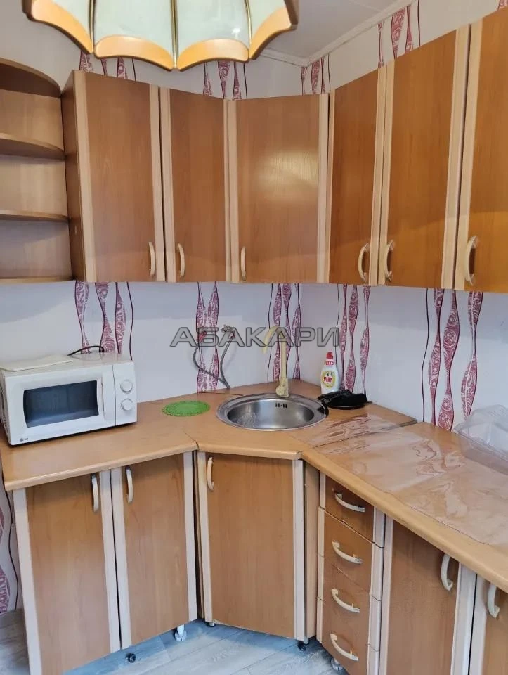 🏠 Паровозная улица, 3
