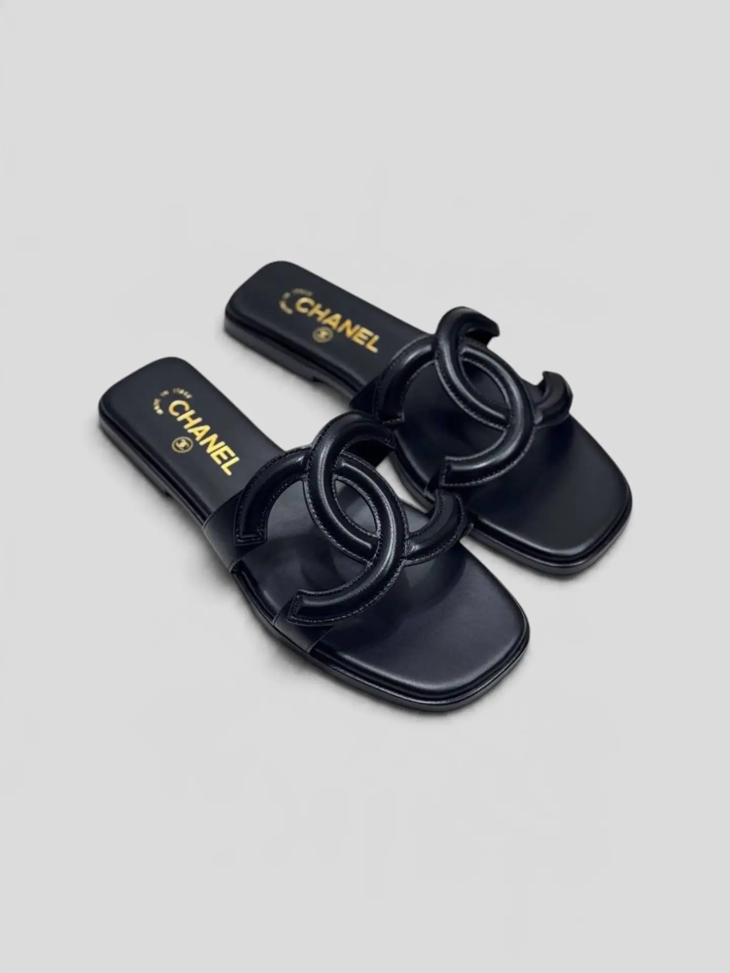 Новые сандалии Chanel, маркировка 38.