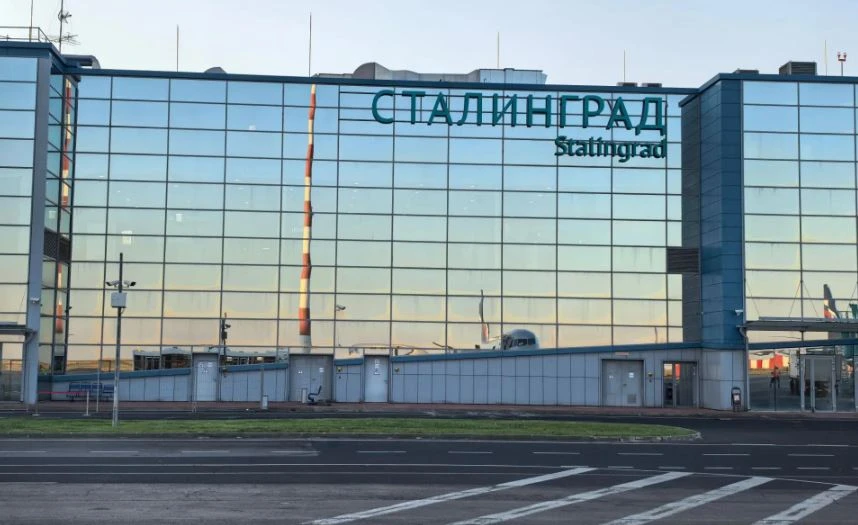 Волгоградцы столкнулись с отменами и задержками рейсов в аэропорту «Сталинград»