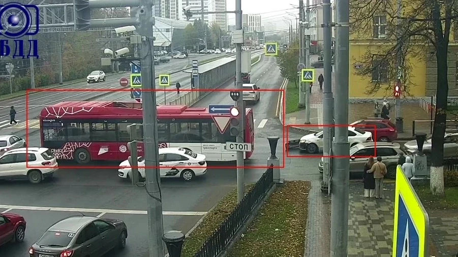 ДТП на перекрестке Комсомольский проспект - ул. Революции