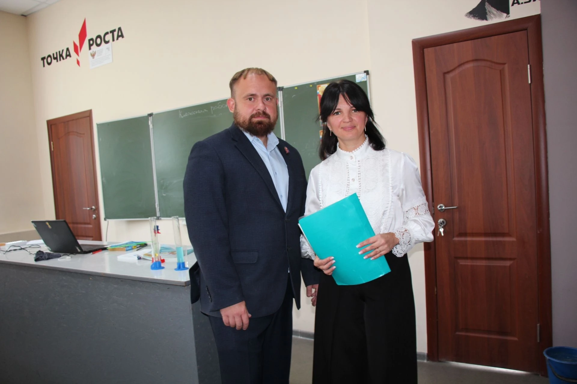 👨‍🏫 Учитель из Татарстана вдохновляет учеников на живой интерес к физике