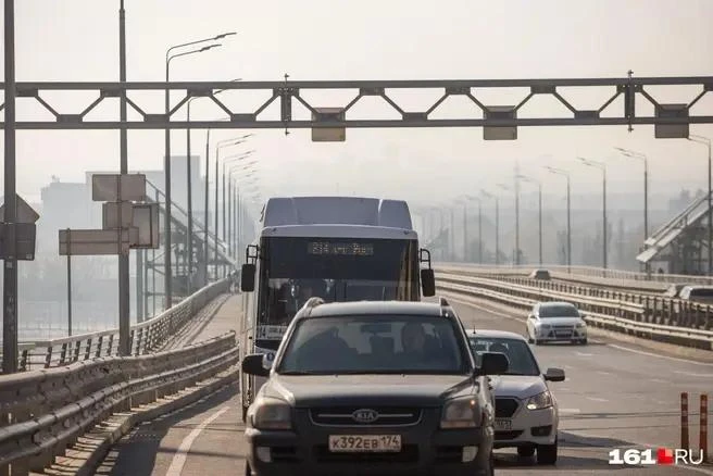 В Ростове-на-Дону ввели режим ЧС на улицах, пострадавших после ночной атаки 10 октября....