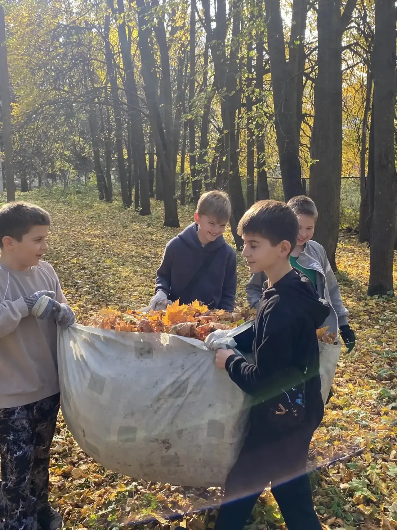 В нашей школе прошёл субботник.