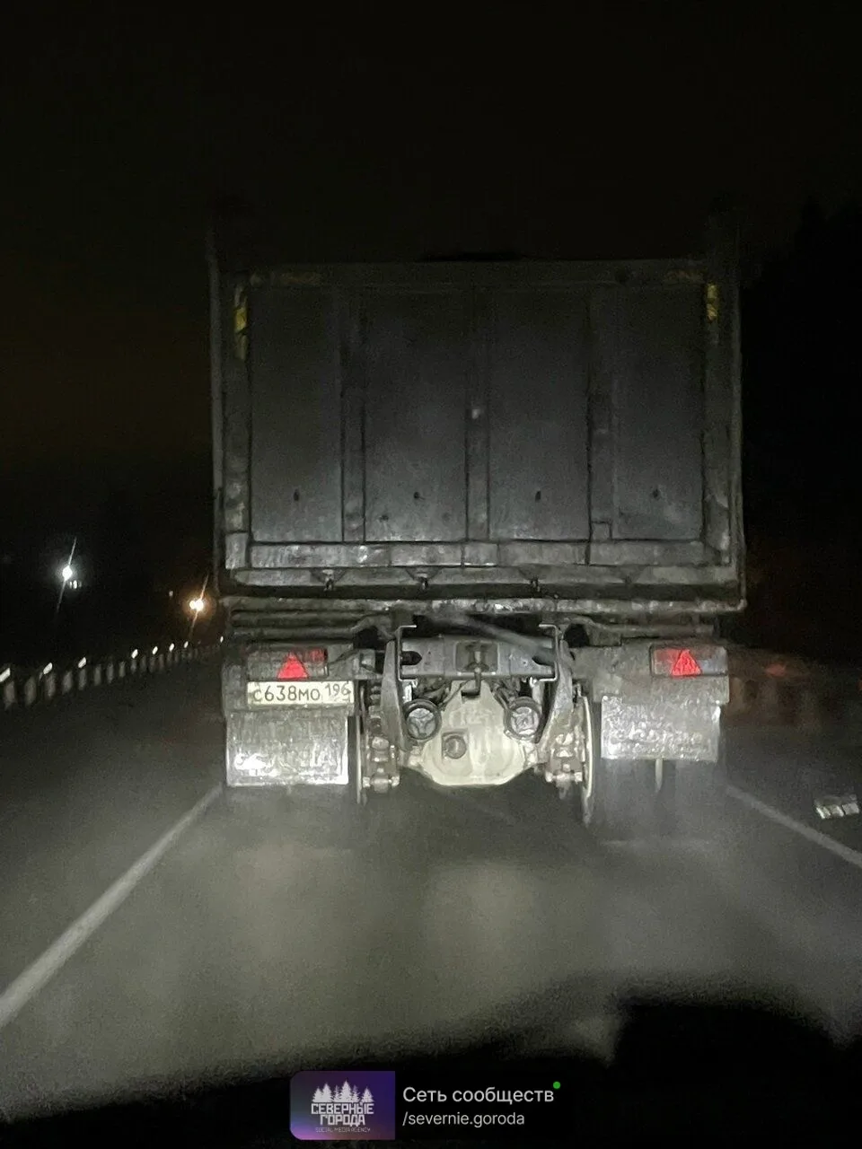 Где габариты? Стоп тоже только один работает, убьешь так кого нибудь