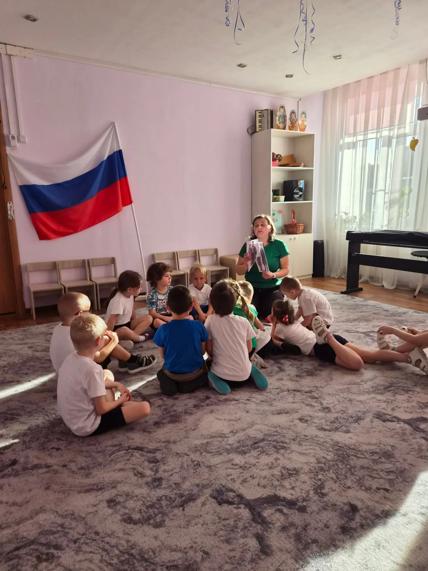 Сегодня мы с ребятами узнали, что Россия — многонациональная страна, и поиграли в аварс...