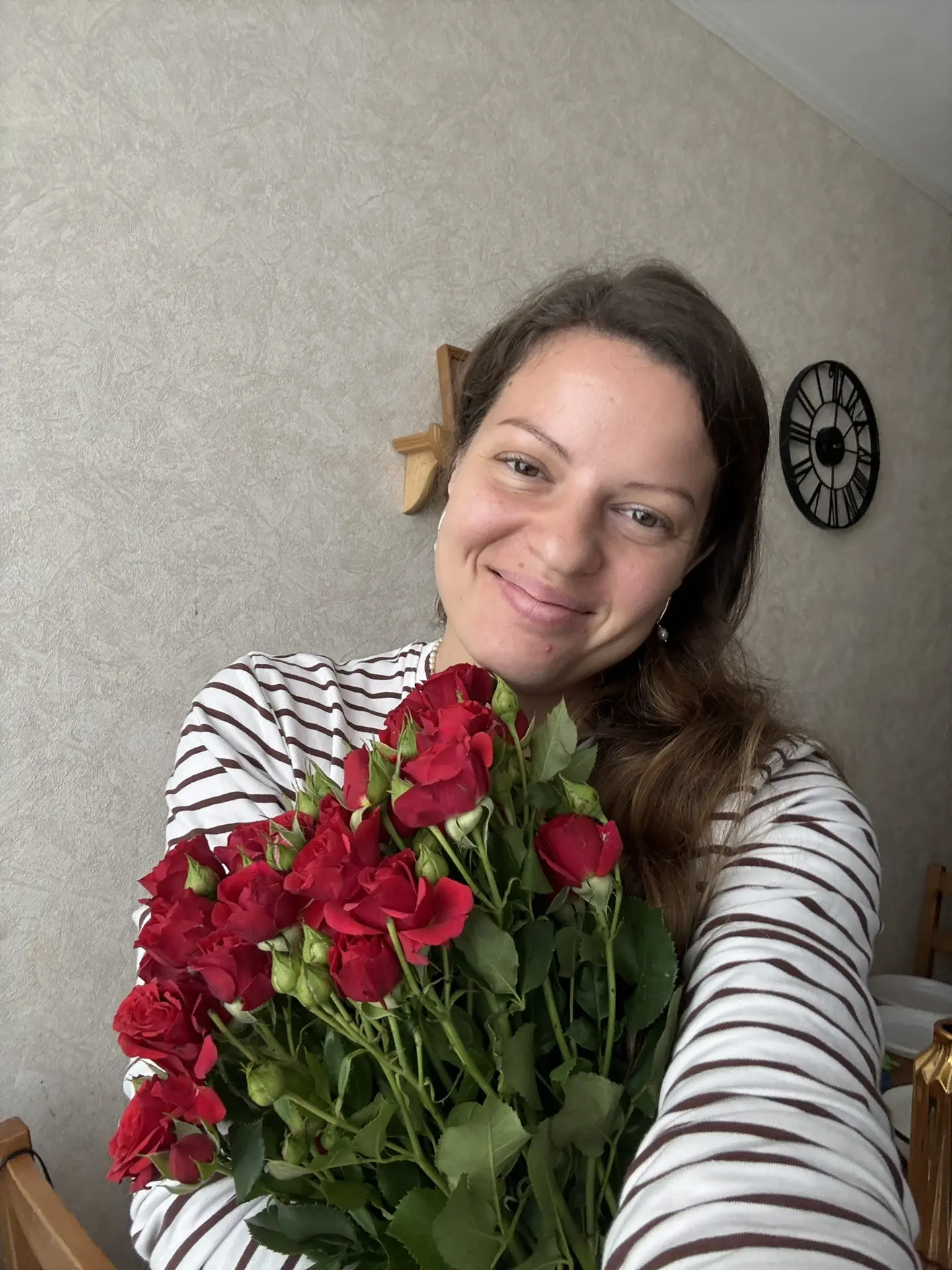 Батюшка пришел и с праздником поздравил, чтобы я не грустила. Дети вроде как хорошо себ...