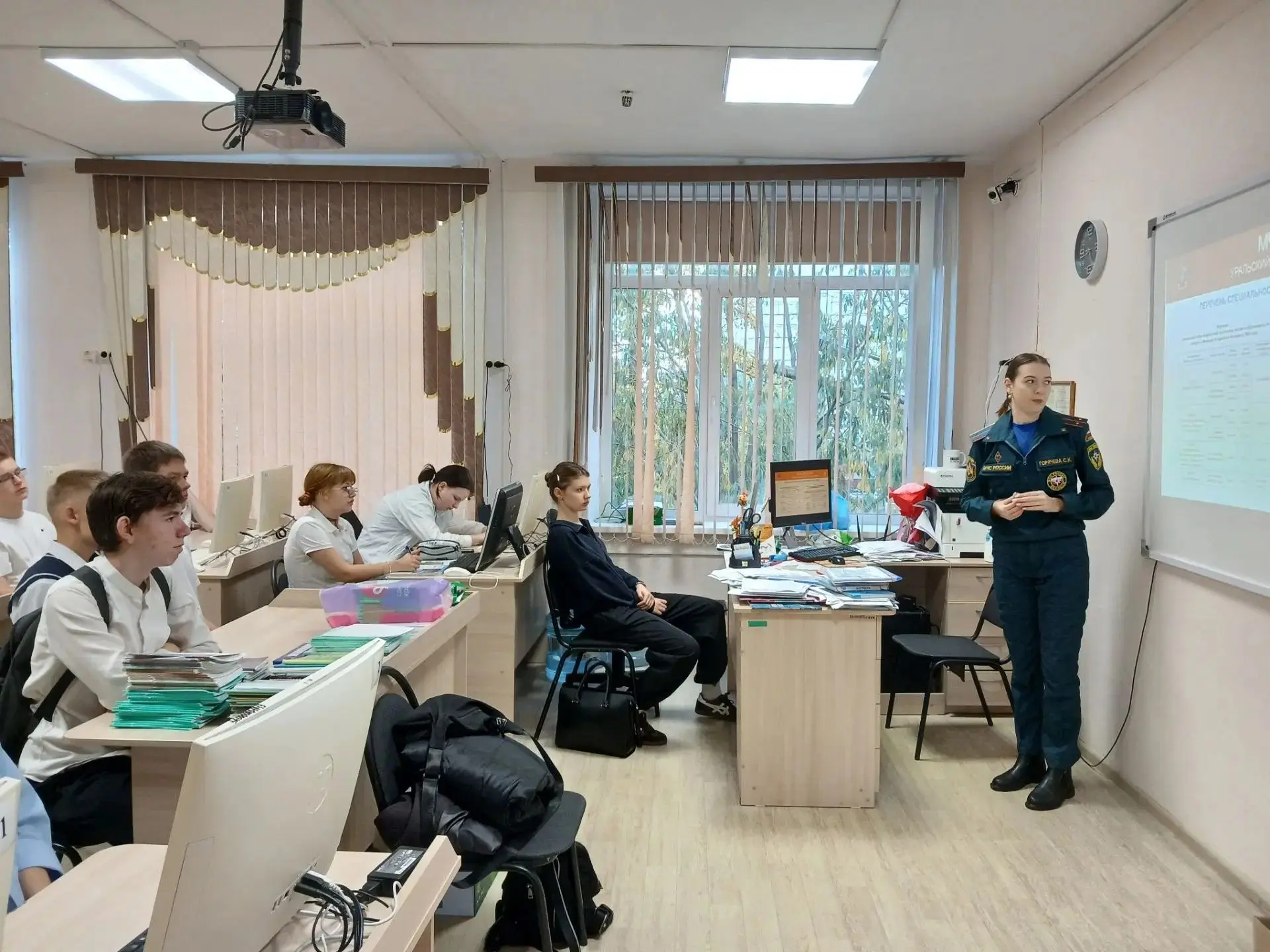 Выбор профессии — выбор будущего! 🚒Учащиеся 9а и 11а класса посетили профориентационну...