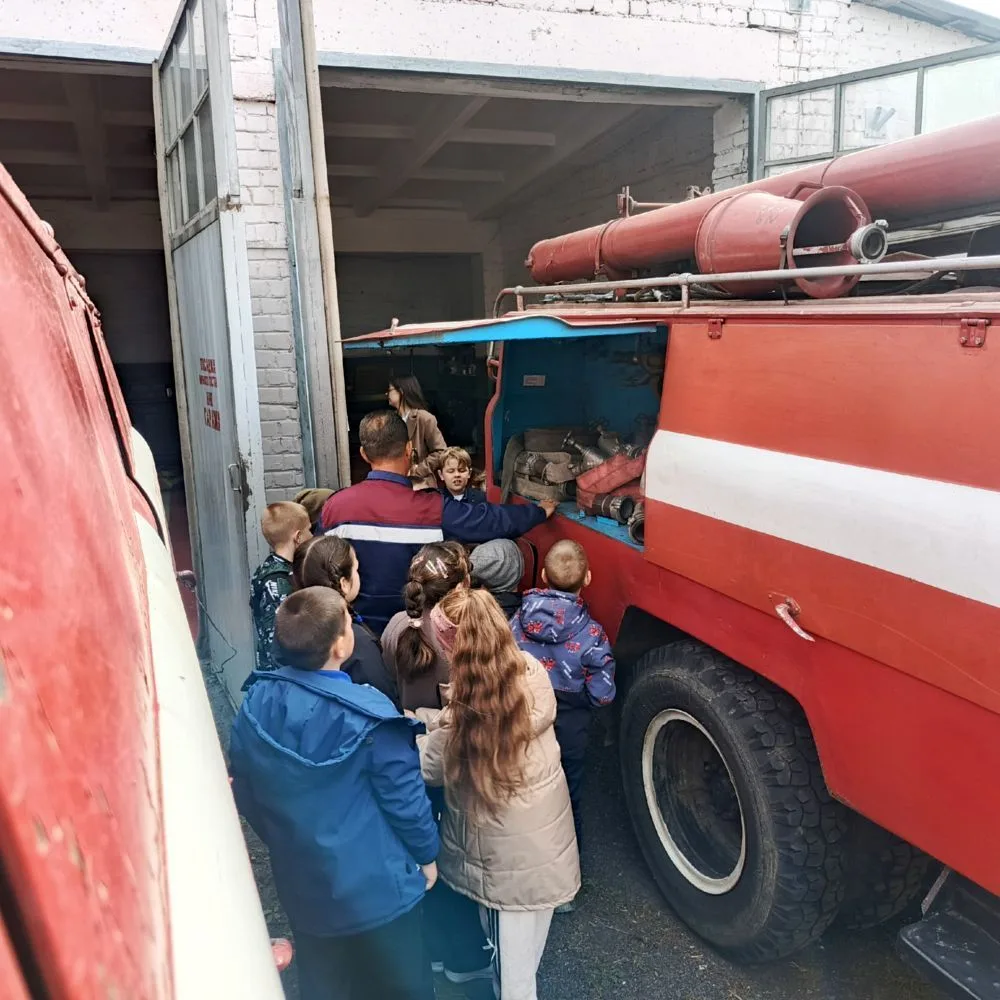 В рамках Всероссийского урока ГО и ЧС учащиеся Верхнелюбажской средней школы посетили о...