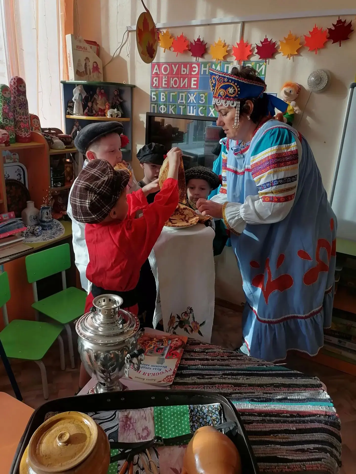 Путешествие в прошлое и  знакомство с бытом русского народа совершили дети группы №4! 🌍