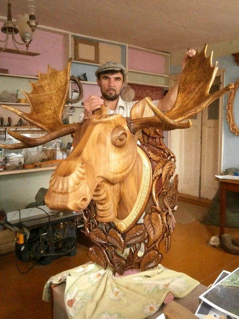 Из обычного полена — в царя леса! Вырезал на дачу такую красоту 🦌
