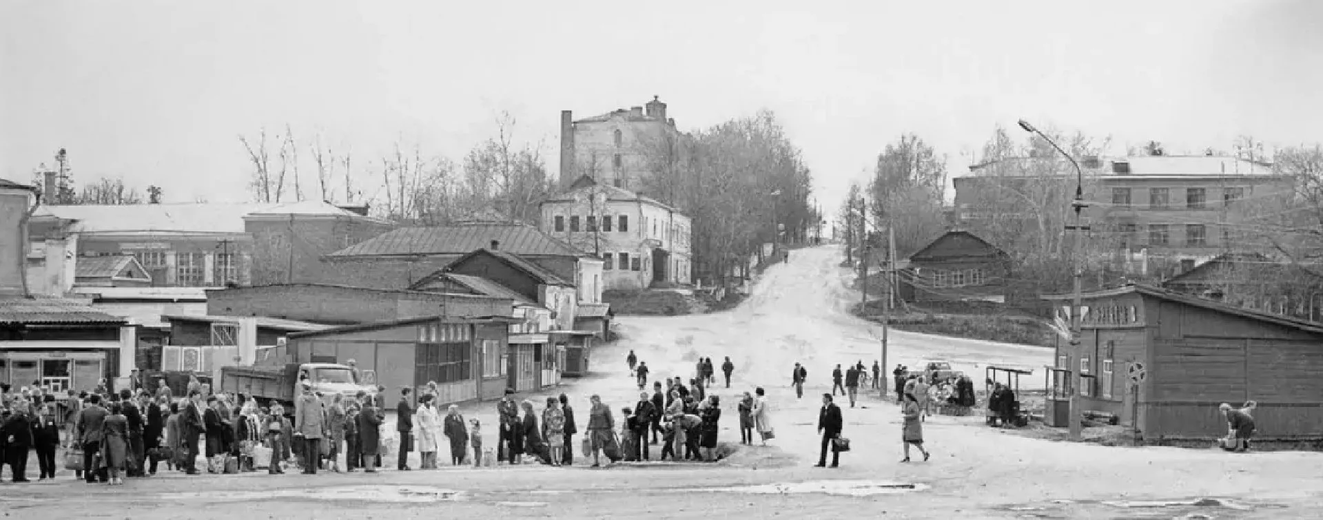 Сенная площадь, 1983-1984 годы.