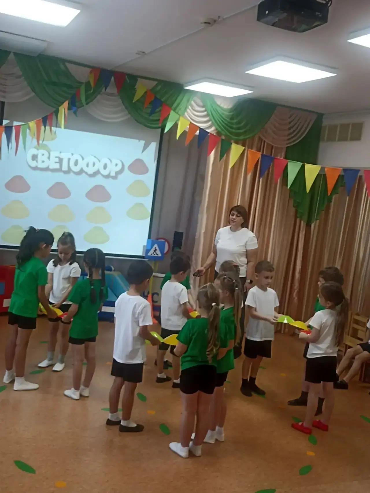 🚦На спортивном празднике юные пешеходы из подготовительных групп не зубрили правила, а...