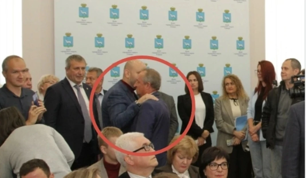 Всем недавно обнятым и награждённым — приготовиться! 😁