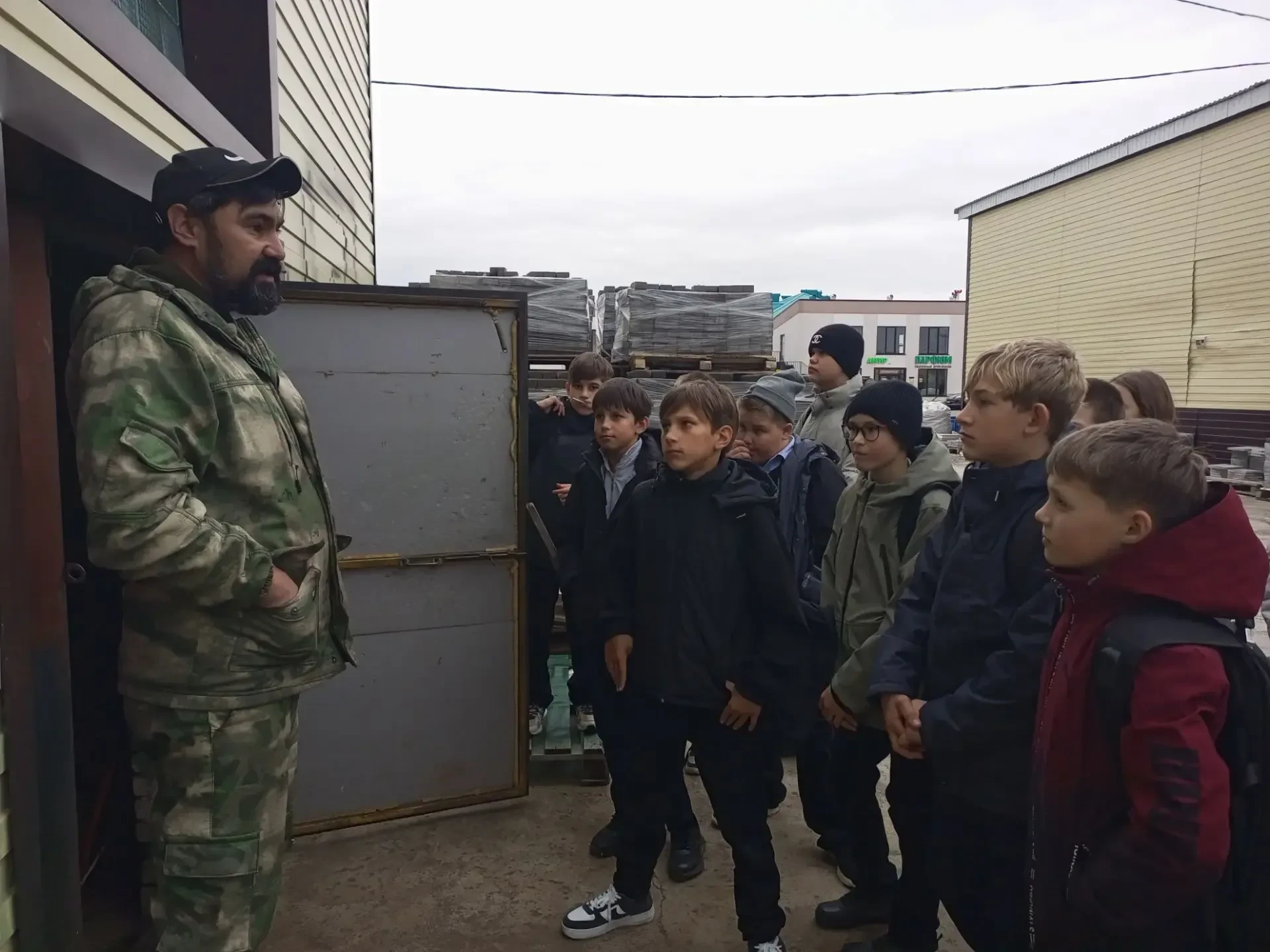 Профориентация в действии: 6 «Б» класс побывал на производстве металлоизделий