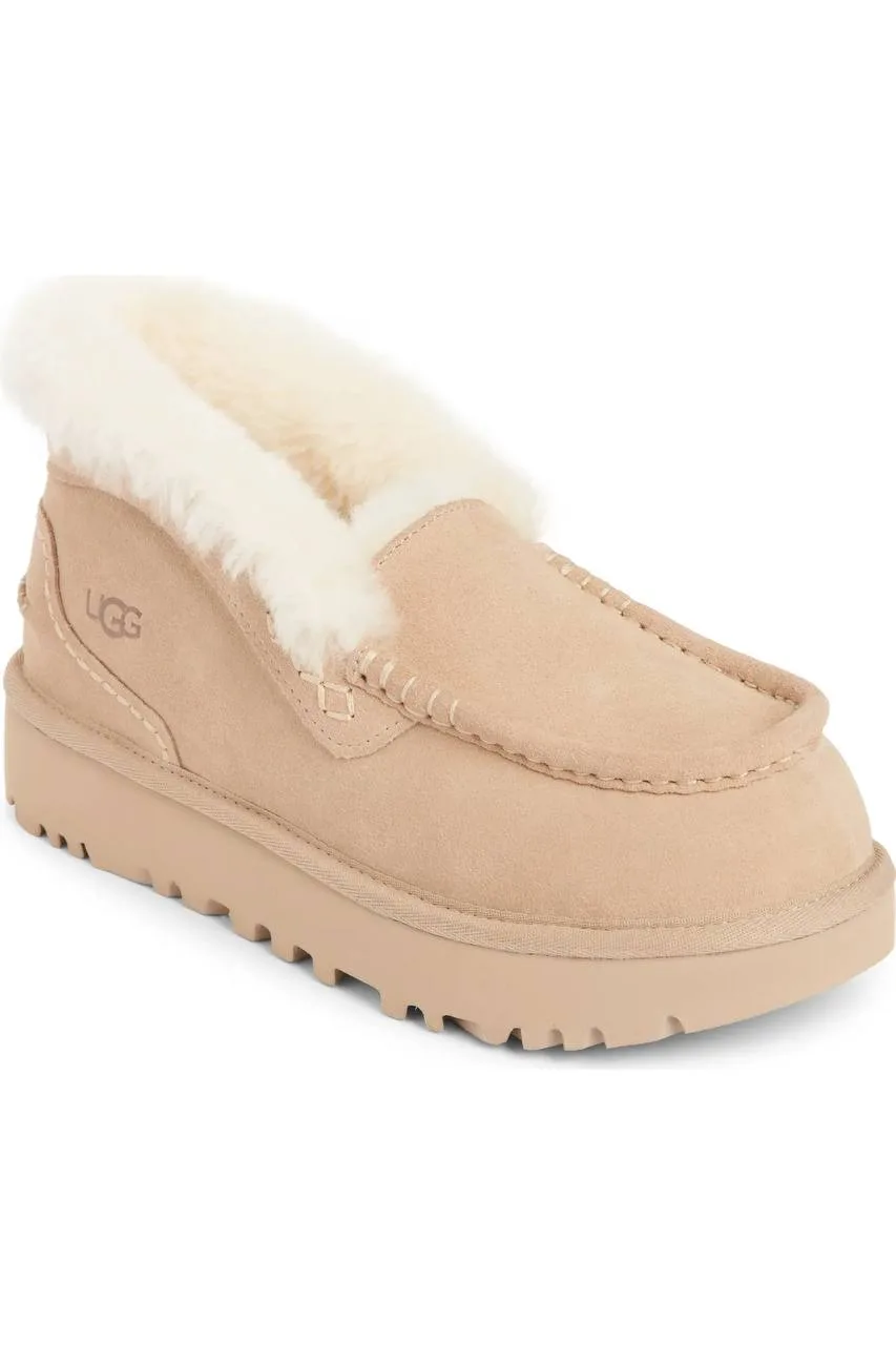 UGG