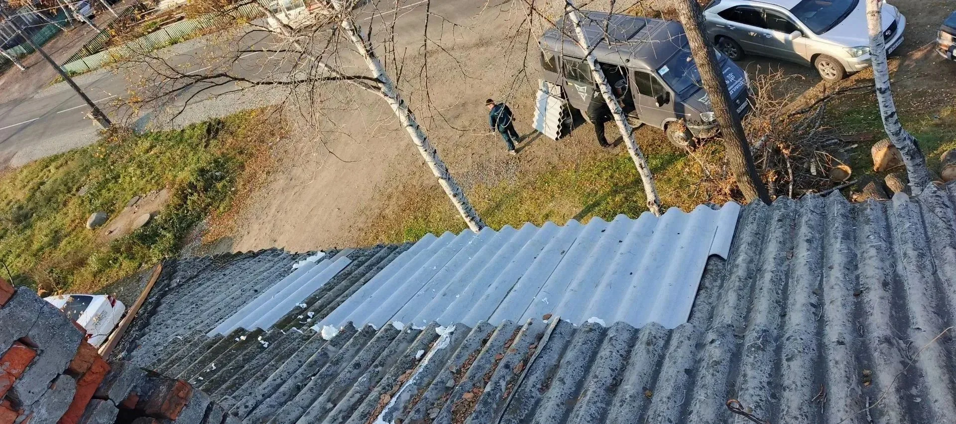 🏠 Параллельно в Токах восстановили повреждённый участок кровли