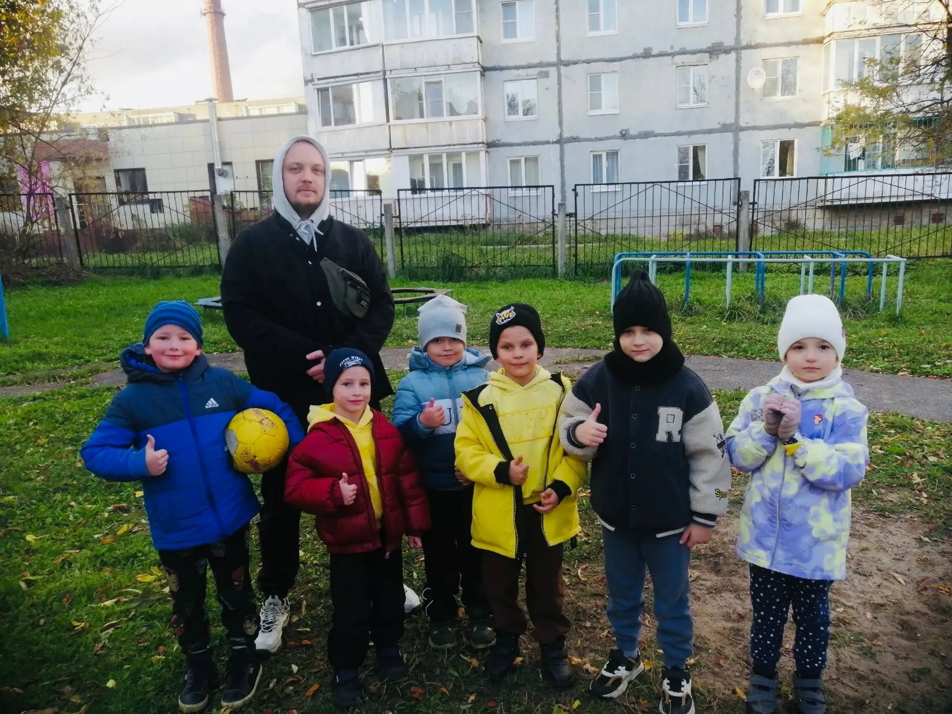 ⚽ В ПОДГОТОВИТЕЛЬНОЙ ГРУППЕ №8 ПРОШЁЛ НАСТОЯЩИЙ ФУТБОЛЬНЫЙ МАТЧ, ПРИУРОЧЕННЫЙ КО ДНЮ ОТЦА!