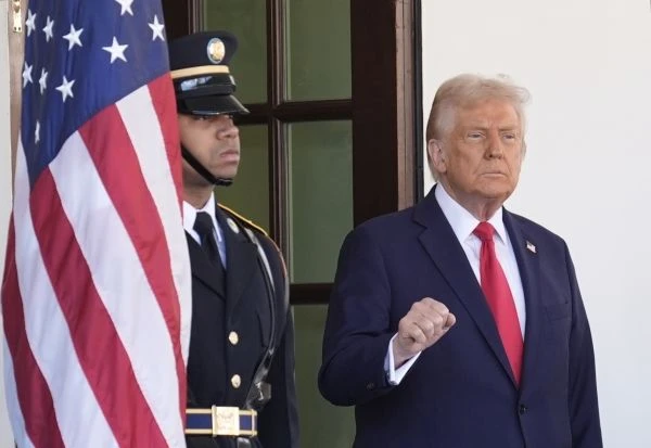 Доцент РУДН: Дональд Трамп «из кожи вон лезет» ради популизма