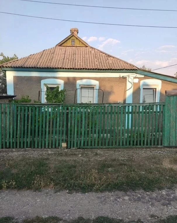 Продаётся дом в Ленинском районе Донецка.