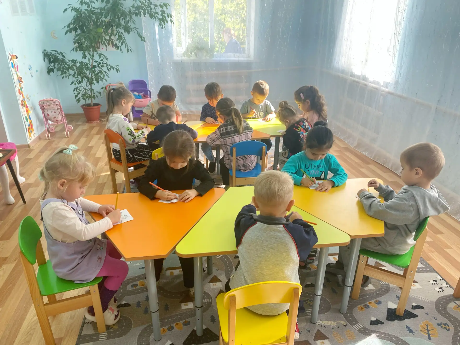 Художественно-эстетическое развитие: «Дружба маленького желудя и осеннего листочка».🍁�...