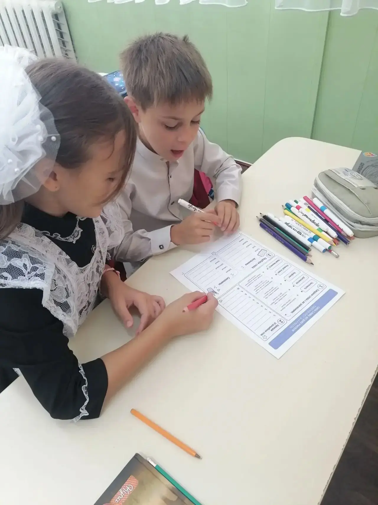 5 октября «Разговоры о важном» в 1-5 классах были посвящены теме «Сила слова. Ко Дню уч...
