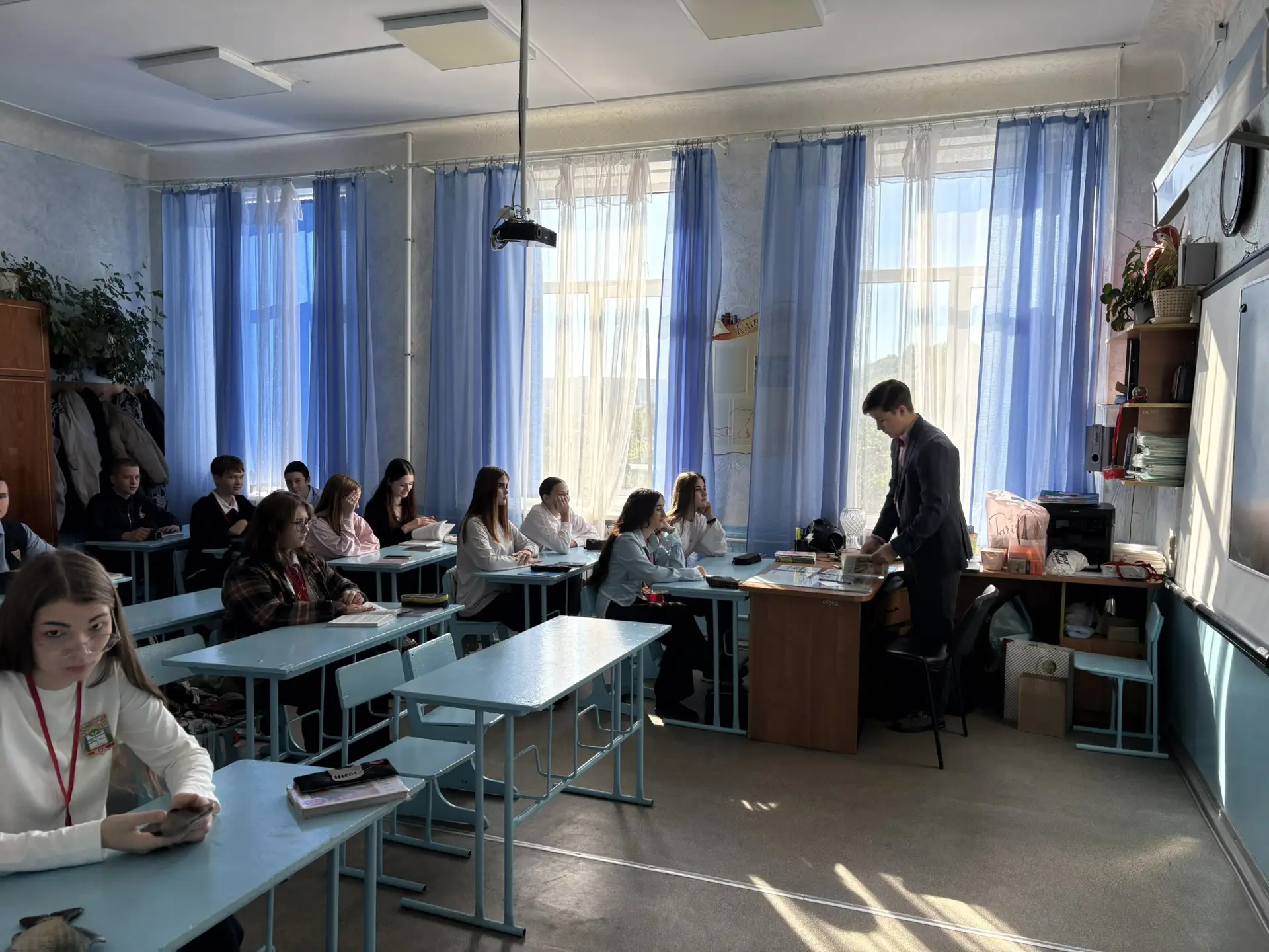 🥳Сегодня в нашей школе произошло настоящее чудо — День самоуправления! Ученики 10 и 11...