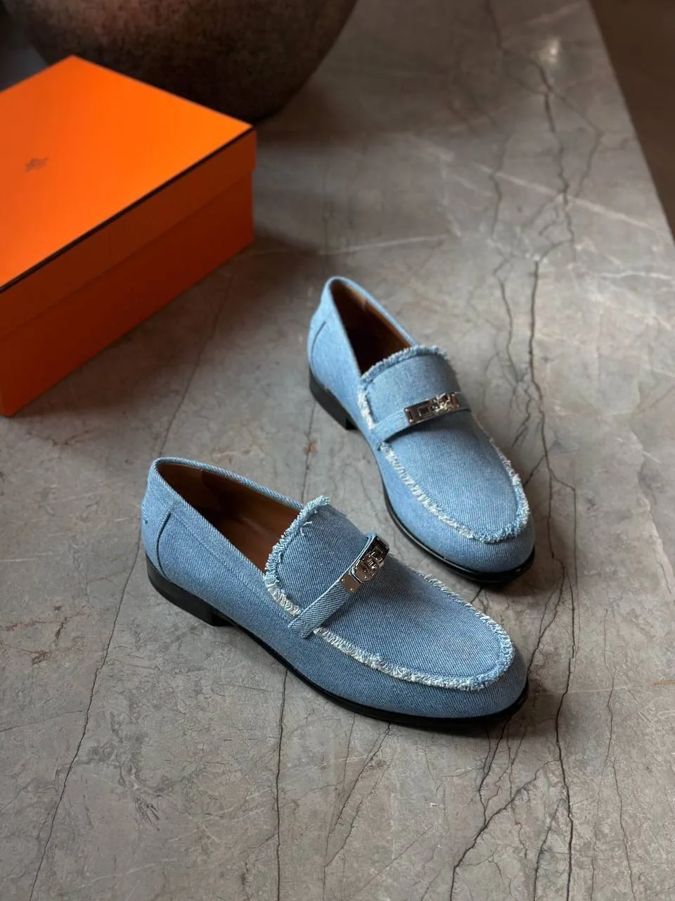 Новые джинсовые лоферы Hermes Destin в цвете Bleu Clair, маркировка 40.