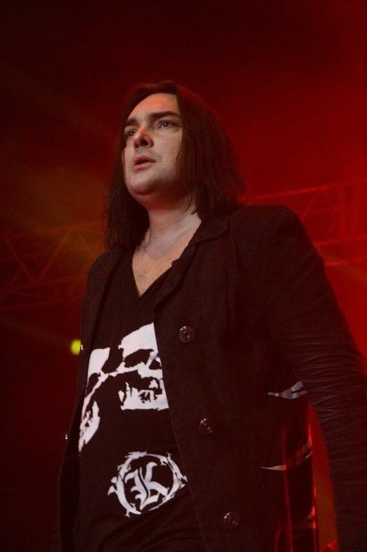 "Меня жутко раздражают тупые "бараны и овцы", смотрящие сквозь навешенную на их глаза п...