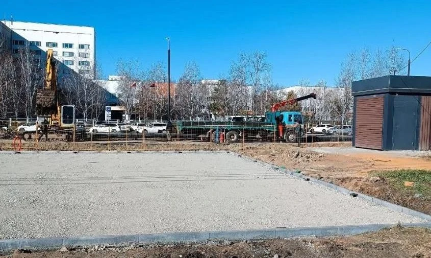 🛠 Первый этап благоустройства сквера в микрорайоне Благовещенска завершится до конца о...