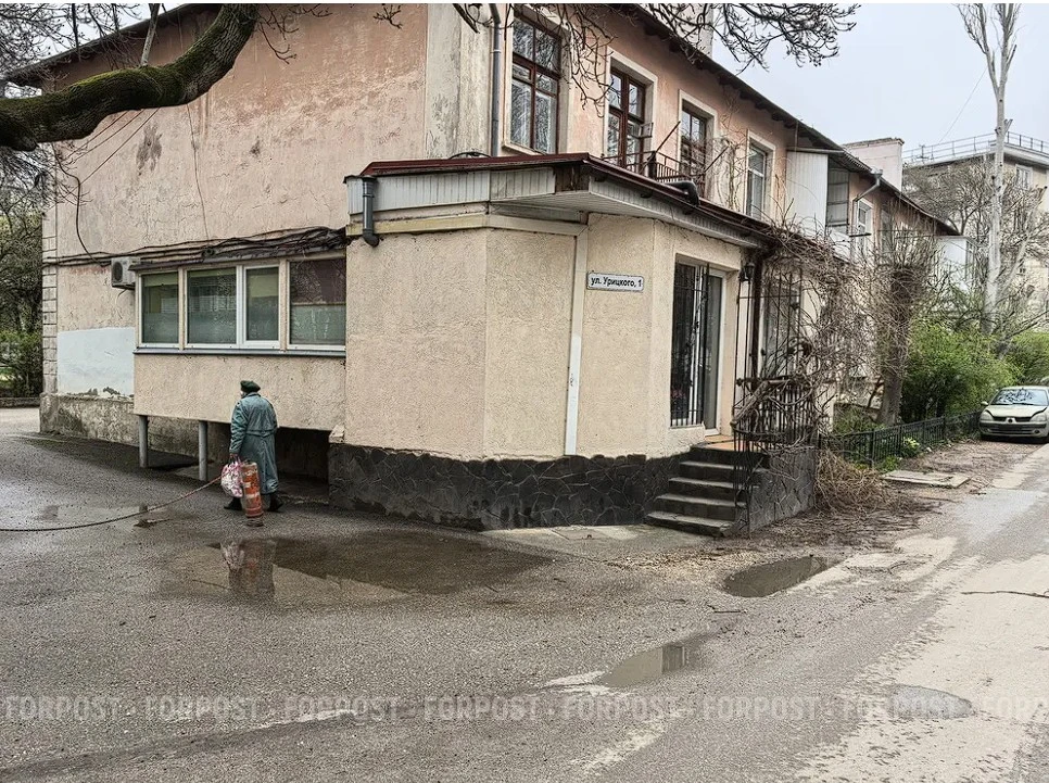 Незаконные пристройки к квартирам в Севастополе попробуют легализовать