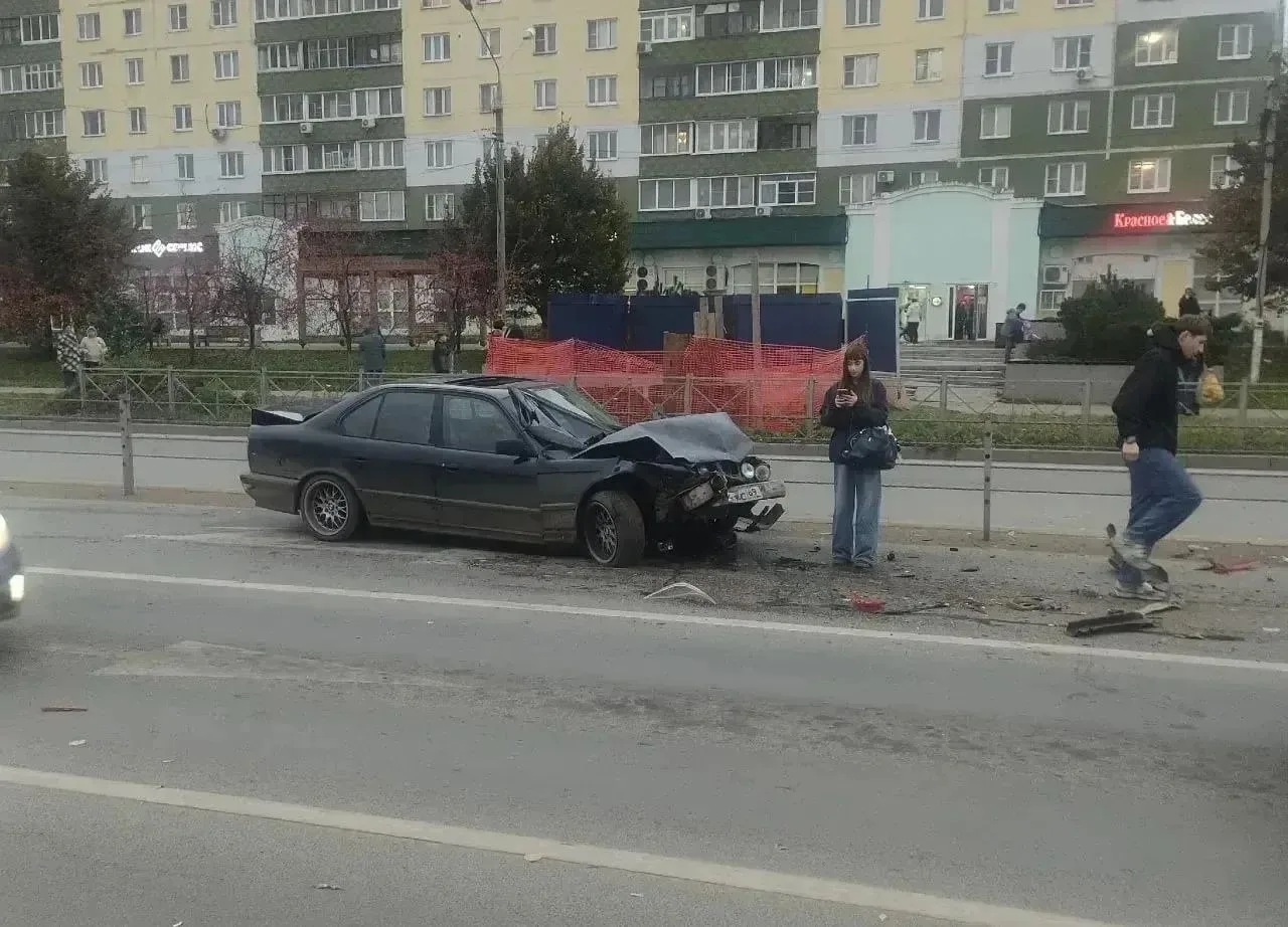 ✏️ LADA: В городе Дмитров произошло массовое #ДТП с участием четырёх автомобилей. Винов...