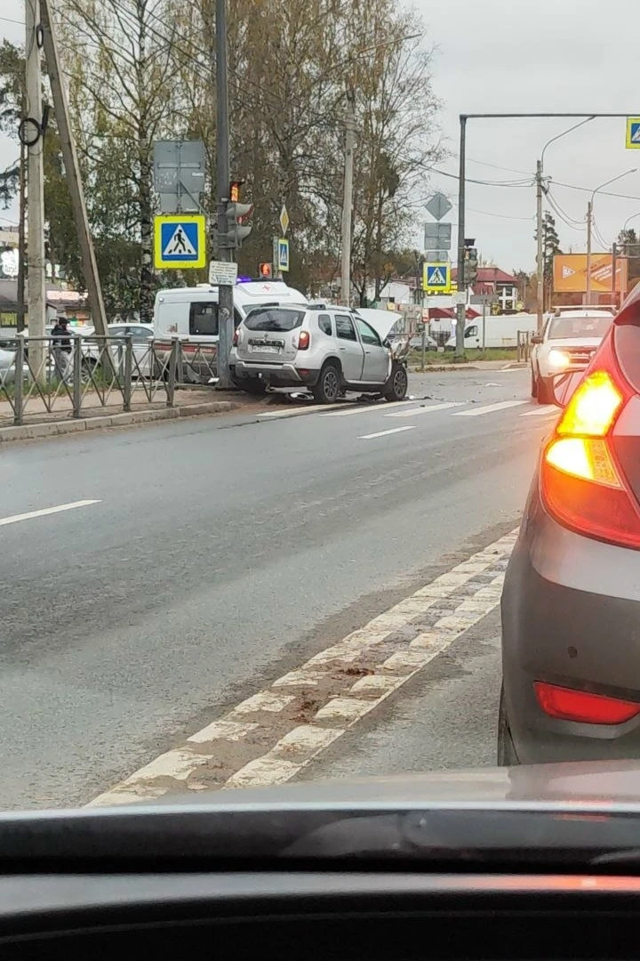 Авария в Сертолово на пересечении Выборгское шоссе и Ларина.
