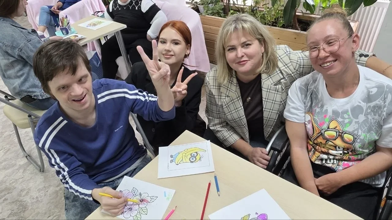 🤝Студенты ВГСПУ подарили тепло «Теплому дому»: будущие психологи отметили Международны...