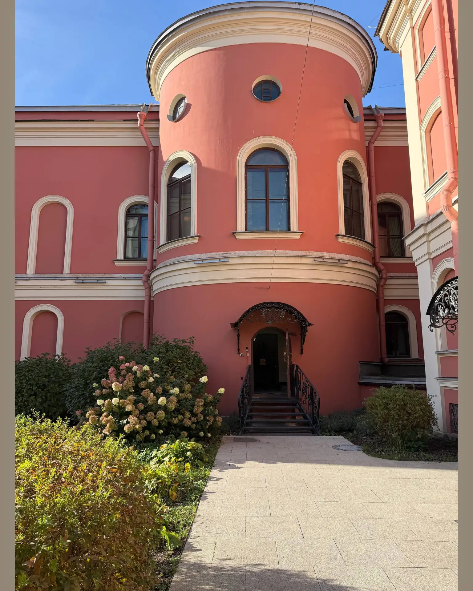 за кулисами показов