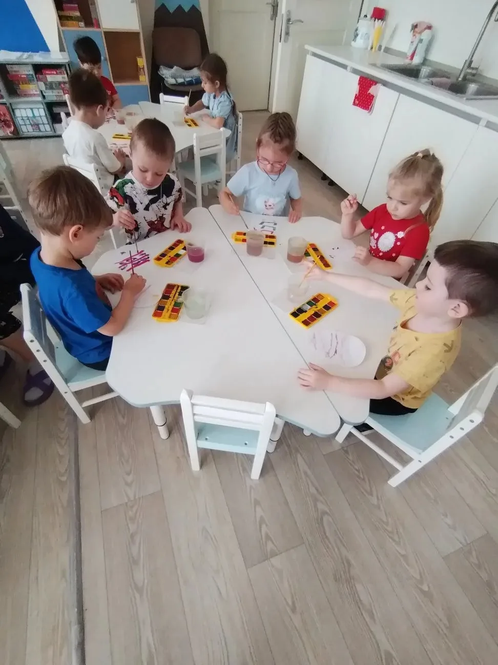 🐣 Фрагменты деятельности одного дня.