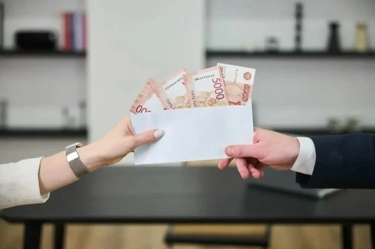 39-летняя жительница Заларинского района получила 4 года колонии общего режима за мошен...