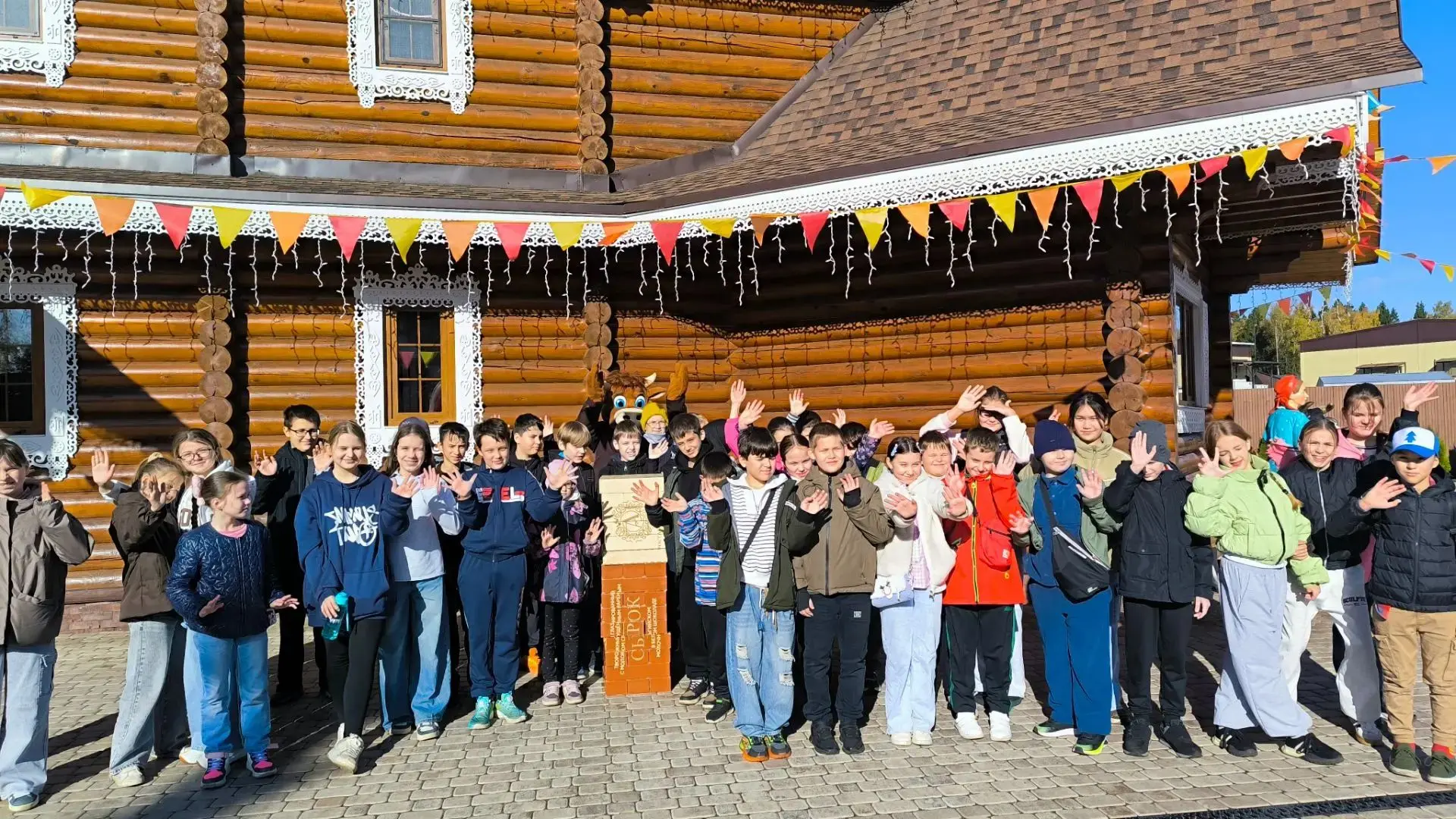 🍫 Сладкое открытие: 5 А,Б,М классы Яхромской школы №2 побывали в музее глазированного ...