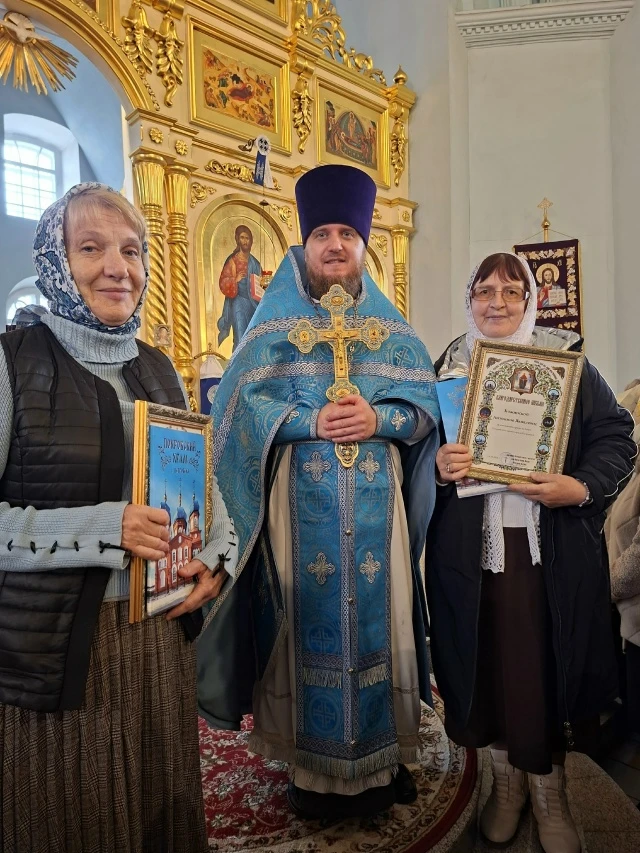 На Архиерейском подворье Петровского благочиния - в Покровском храме отметили престольн...