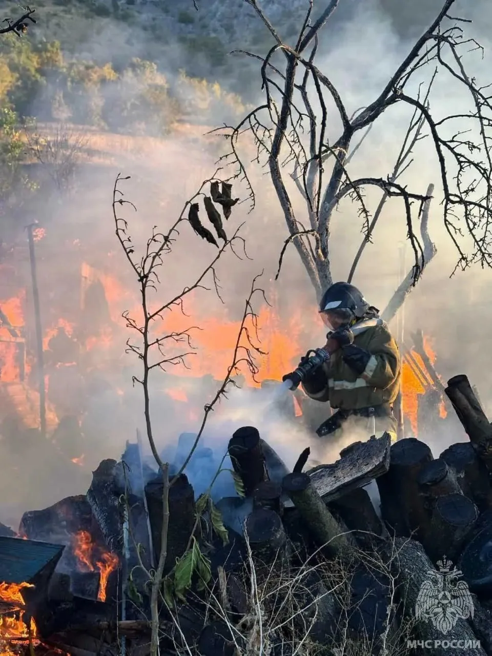 🔥В селе Дачное в частном доме возник пожар