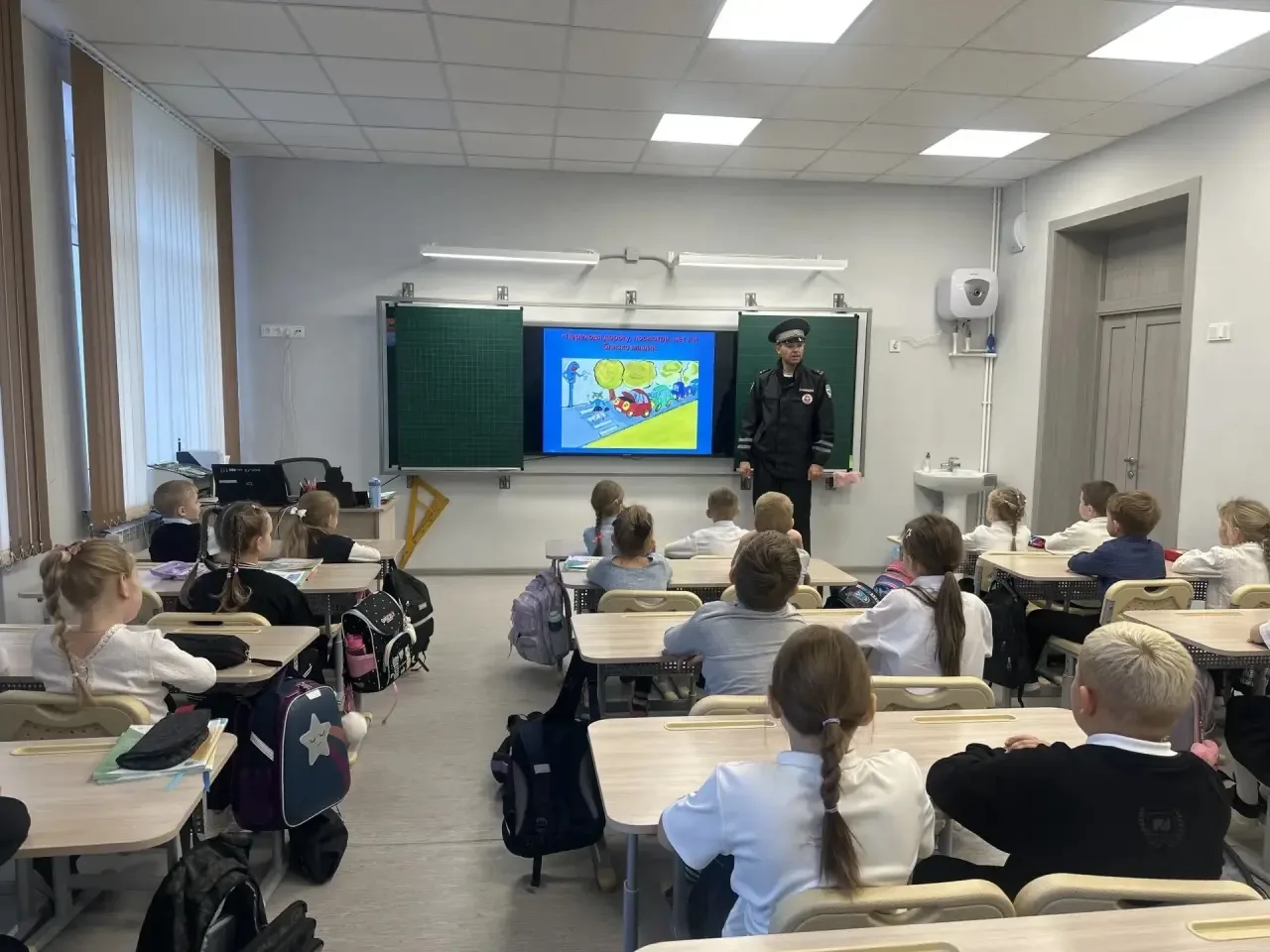 👮‍♂️ Безопасность на дорогах: встреча с представителем ГИБДД