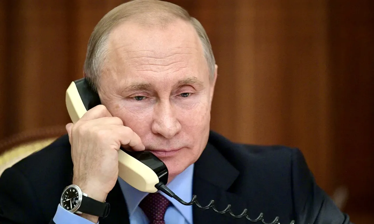 Владимир Путин поговорил  по телефону с президентом ОАЭ.