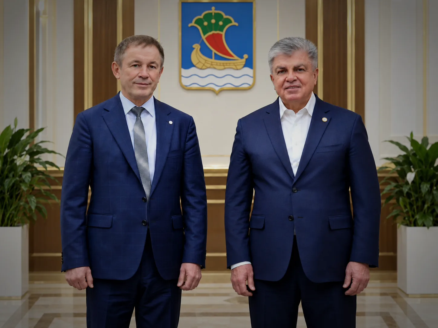 От всей души поздравляем мэра Набережных Челнов с Днём рождения!