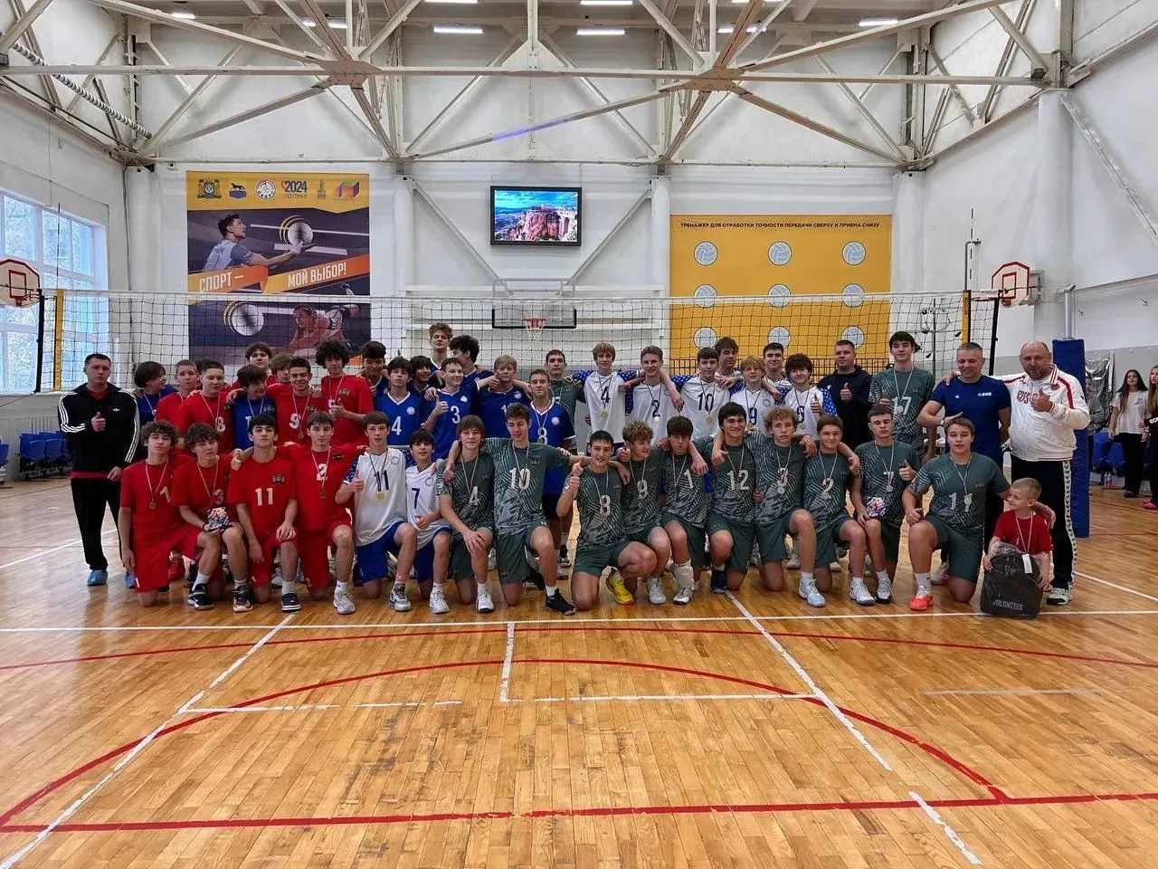 🏐 Поздравляем нашу команду с серебром! 🥈