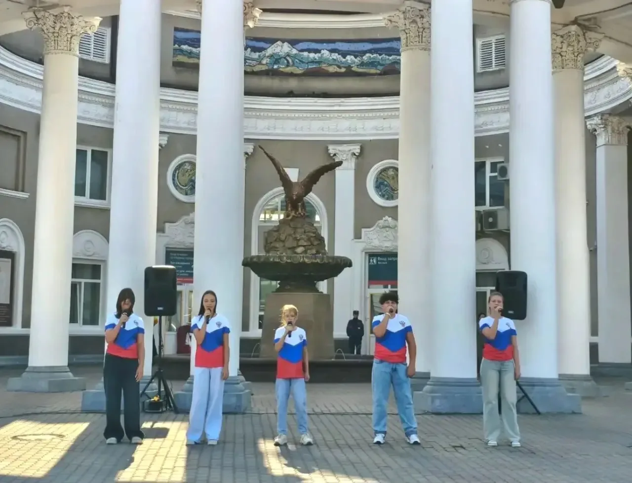 🎶 Музыка встретила прямо на перроне! 🚂