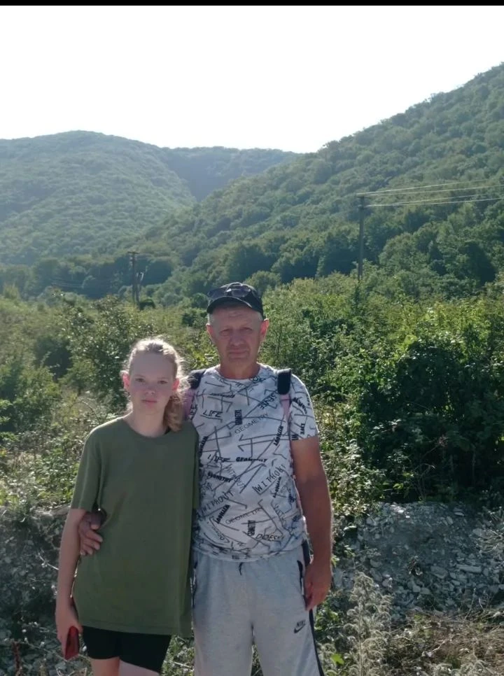 Меня зовут Мария. Мой папа Красноставец Михаил Александрович самый лучший и любимый чел...