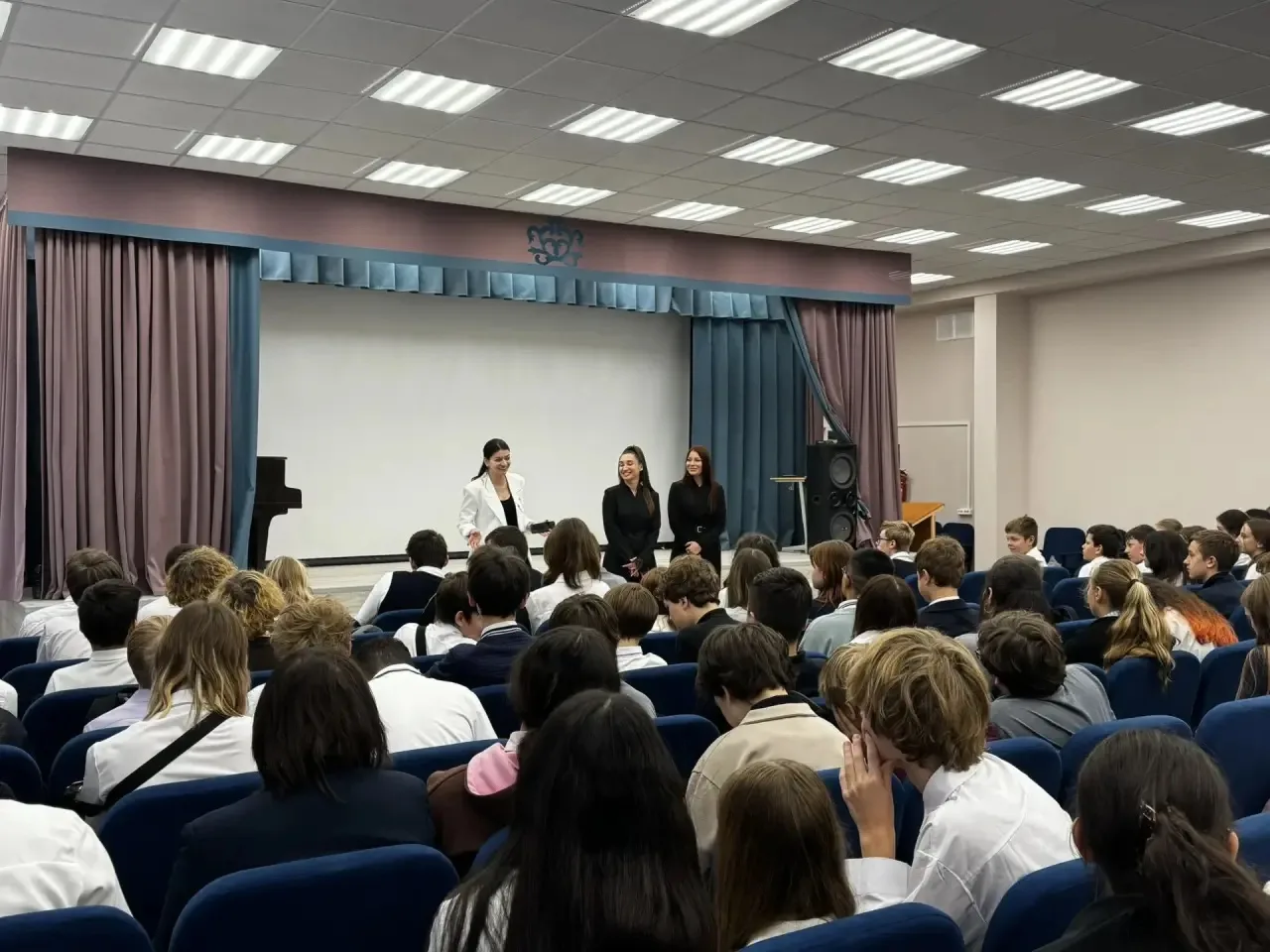 ⚡️ Адвокаты в гостях у лицеистов 👩🏻‍⚖️